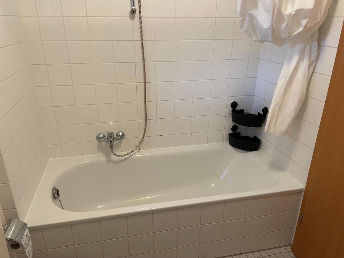 Ferienwohnung Mit 2 Zimmer, Kueche, Bad, In Σααρμπρύκεν Εξωτερικό φωτογραφία